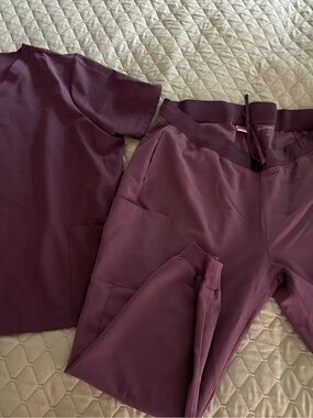 Mandala scrubs set 4X V neck collar top, 3X high waisted joggers
